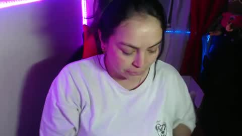 Snapshot of maitte_22 chatting on 01-26-25, 12:26 Hello friends Im on another account    online show from 01-26-25, 12:26