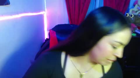 Snapshot of maitte_22 chatting on 01-31-25, 04:14 Hello friends Im on another account    online show from 01-31-25, 04:14