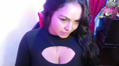 Snapshot of maitte_22 chatting on 02-03-25, 02:47 Hello friends Im on another account    online show from 02-03-25, 02:47