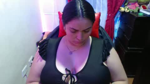 Snapshot of maitte_22 chatting on 02-07-25, 08:11 Hello friends Im on another account    online show from 02-07-25, 08:11