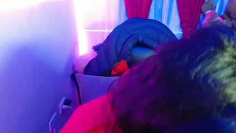 Snapshot of maitte_22 chatting on 02-18-25, 01:21 Hello friends Im on another account    online show from 02-18-25, 01:21