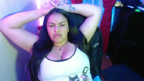 Snapshot of maitte_22 chatting on 02-19-25, 04:12 Hello friends Im on another account    online show from 02-19-25, 04:12