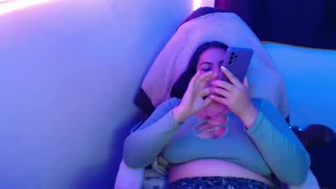 Snapshot of maitte_22 chatting on 02-22-25, 05:34 Hello friends Im on another account    online show from 02-22-25, 05:34