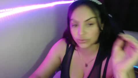 Snapshot of maitte_22 chatting on 03-03-25, 01:31 Hello friends Im on another account    online show from 03-03-25, 01:31