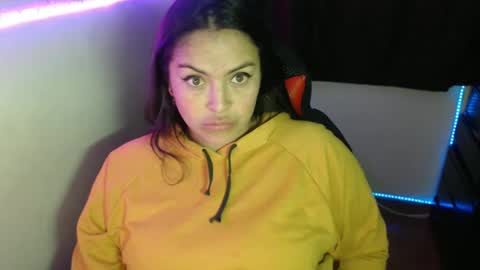 Snapshot of maitte_22 chatting on 03-10-25, 12:51 Hello friends Im on another account    online show from 03-10-25, 12:51