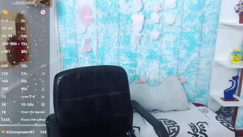 Snapshot of maja_bloom chatting on 01-25-25, 03:09 Maja online show from 01-25-25, 03:09