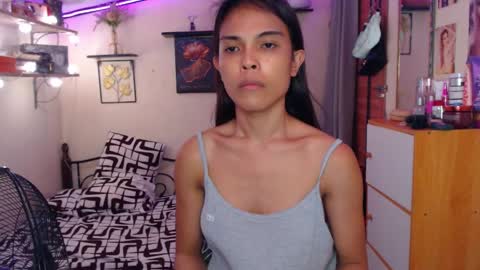 Snapshot of majestic_bella chatting on 05-16-26, 03:33 Bella online show from 05-16-26, 03:33