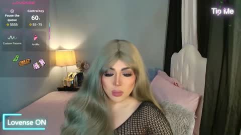 Snapshot of majestydannaxx chatting on 12-14-25, 03:56 majestydannaxx online show from 12-14-25, 03:56