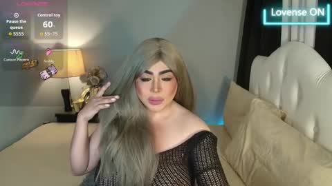 Snapshot of majestydannaxx chatting on 05-05-26, 03:25 majestydannaxx online show from 05-05-26, 03:25