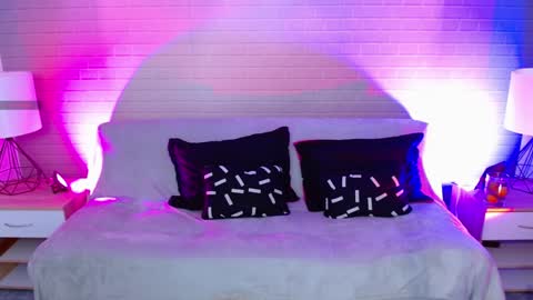 Snapshot of makarena_medina chatting on 02-08-25, 02:16 Makarena  online show from 02-08-25, 02:16