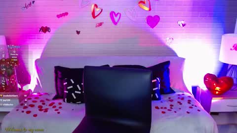 Snapshot of makarena_medina chatting on 02-16-25, 11:49 Makarena  online show from 02-16-25, 11:49