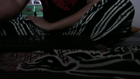 Snapshot of makelove2mebb chatting on 10-19-25, 04:24 makelove2mebb online show from 10-19-25, 04:24