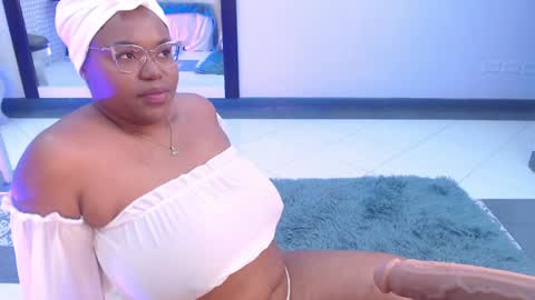 makena online show from 01-23-25, 03:48