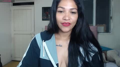 Snapshot of makennaa_1 chatting on 05-06-26, 10:20 MAKENNAA online show from 05-06-26, 10:20