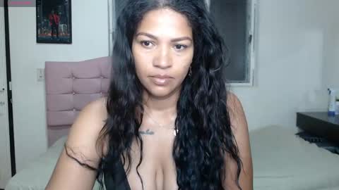 Snapshot of makennaa_1 chatting on 05-21-26, 10:00 MAKENNAA online show from 05-21-26, 10:00