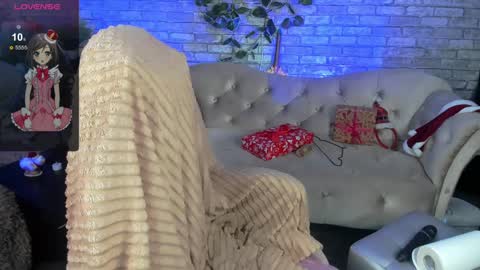 Makima online show from 12-22-24, 04:17