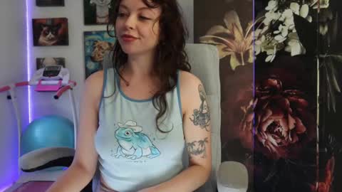 Snapshot of makiyahbelle2 chatting on 02-11-25, 08:05 MakiyahBelle online show from 02-11-25, 08:05