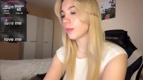 maksisisia online show from 10-24-25, 10:06