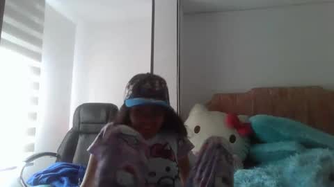 Snapshot of mal_norma chatting on 12-18-24, 07:19 Mal Norma online show from 12-18-24, 07:19