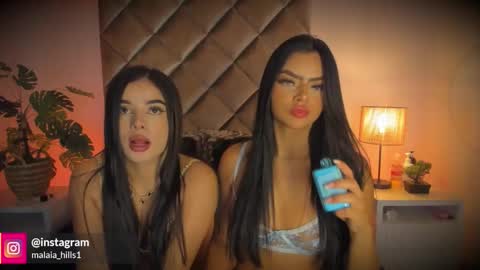 Snapshot of malaia_hills chatting on 12-20-25, 06:59 Call Me Mala online show from 12-20-25, 06:59