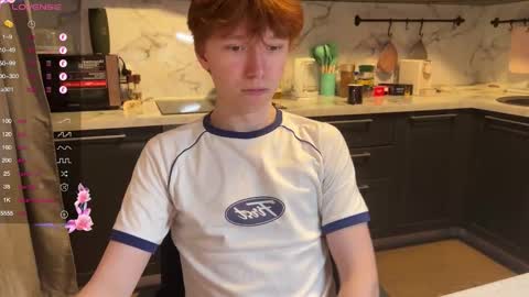 Snapshot of malcolm_yang chatting on 11-16-25, 03:17 Tom and Mark 3 online show from 11-16-25, 03:17