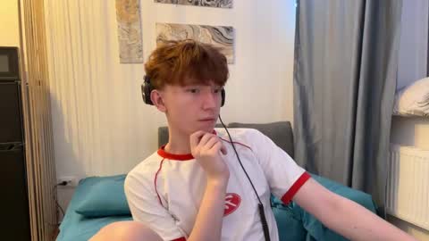 Snapshot of malcolm_yang chatting on 12-14-25, 03:17 Tom and Mark 3 online show from 12-14-25, 03:17