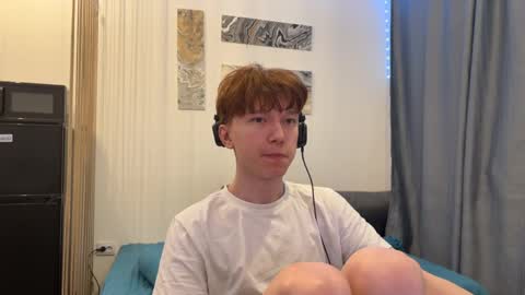 Snapshot of malcolm_yang chatting on 12-17-25, 04:57 Tom and Mark 3 online show from 12-17-25, 04:57