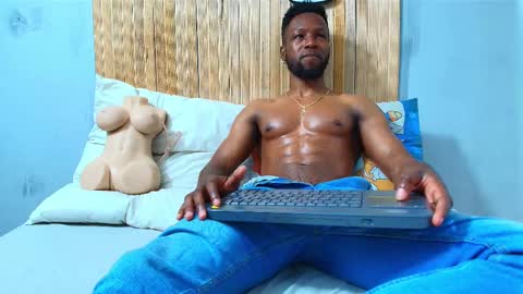 Snapshot of malcompierce chatting on 09-24-25, 04:05 Malcom online show from 09-24-25, 04:05