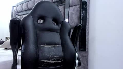 Snapshot of malconstone chatting on 11-02-25, 05:32 Malcom Stone online show from 11-02-25, 05:32