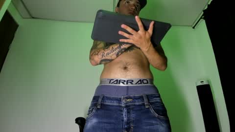 Snapshot of male_pussy chatting on 12-14-24, 11:56 ADAM online show from 12-14-24, 11:56