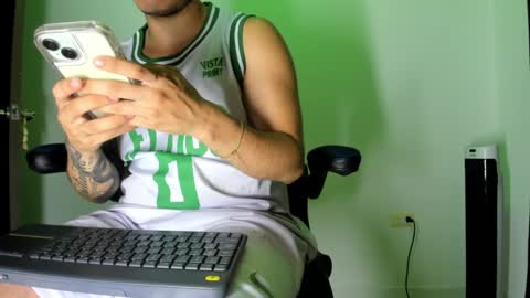 Snapshot of male_pussy chatting on 12-17-24, 03:17 ADAM online show from 12-17-24, 03:17