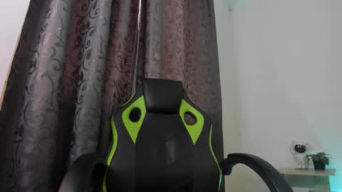 Snapshot of male_pussy chatting on 09-14-25, 12:15 ADAM online show from 09-14-25, 12:15