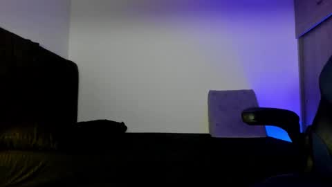 Snapshot of male_pussy chatting on 10-08-25, 03:37 ADAM online show from 10-08-25, 03:37