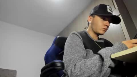 Snapshot of male_pussy chatting on 11-04-25, 02:21 ADAM online show from 11-04-25, 02:21