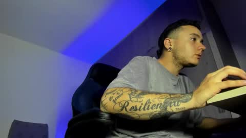 Snapshot of male_pussy chatting on 11-25-25, 04:01 ADAM online show from 11-25-25, 04:01