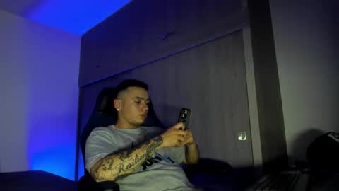 Snapshot of male_pussy chatting on 12-04-25, 01:48 ADAM online show from 12-04-25, 01:48