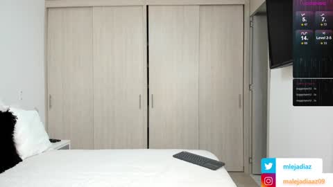 Snapshot of malejadiaz_ chatting on 01-17-25, 04:57 Maleja Diaz online show from 01-17-25, 04:57