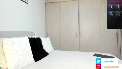 Snapshot of malejadiaz_ chatting on 01-22-25, 06:41 Maleja Diaz online show from 01-22-25, 06:41