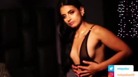 Snapshot of malejadiaz_ chatting on 10-19-25, 12:06 Maleja Diaz online show from 10-19-25, 12:06