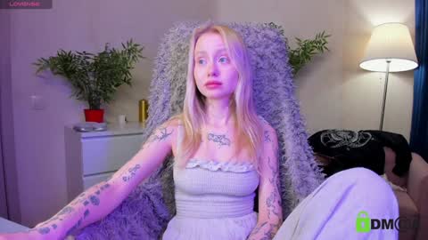 Malena online show from 01-25-25, 10:40