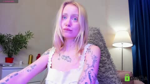 Malena online show from 01-25-25, 01:41