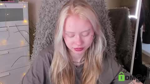 Malena online show from 10-14-25, 10:38