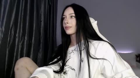 Snapshot of malenkiykamen chatting on 01-14-26, 01:28 piu online show from 01-14-26, 01:28