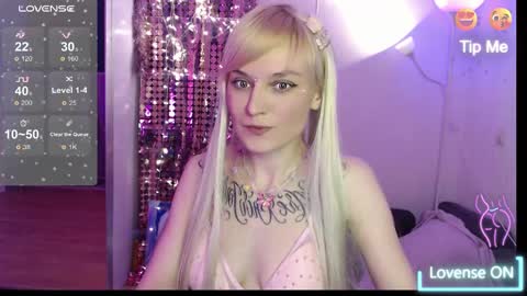 Snapshot of mali_sia chatting on 12-26-24, 12:14 Mischelle online show from 12-26-24, 12:14