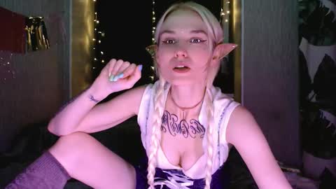 Snapshot of mali_sia chatting on 09-20-25, 08:32 Mischelle online show from 09-20-25, 08:32