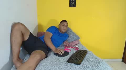 Snapshot of malikandaisha chatting on 11-17-25, 11:05 Malik Aisha online show from 11-17-25, 11:05