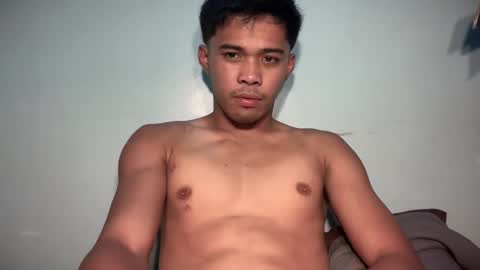 Snapshot of malikgray chatting on 10-19-25, 07:42 Malik online show from 10-19-25, 07:42