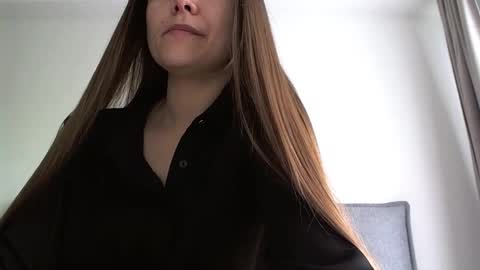 Snapshot of malinka_sweet19 chatting on 02-18-26, 06:42 malinka_sweet19 online show from 02-18-26, 06:42