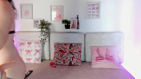 Snapshot of malka_burning chatting on 03-09-25, 08:21 Malka online show from 03-09-25, 08:21