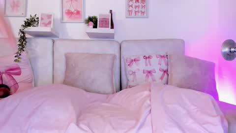 Snapshot of malka_burning chatting on 10-05-25, 08:07 Malka online show from 10-05-25, 08:07